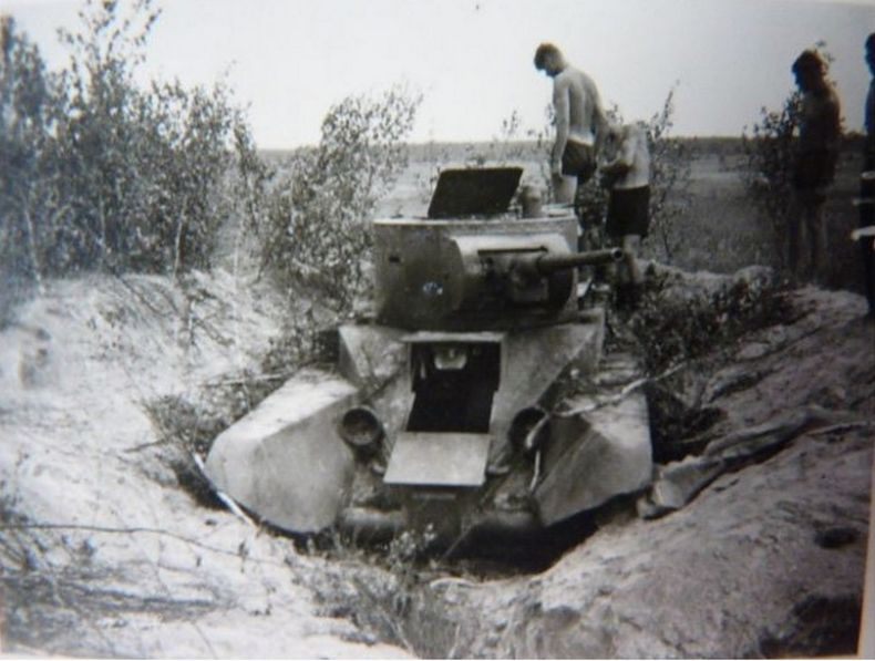 ДОТ_БТ-5_ДОТ-окоп.jpg