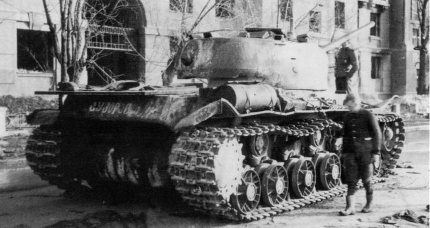 КВ-1..Суворов.._kv_брошен-Харьков-март 1943г.jpg