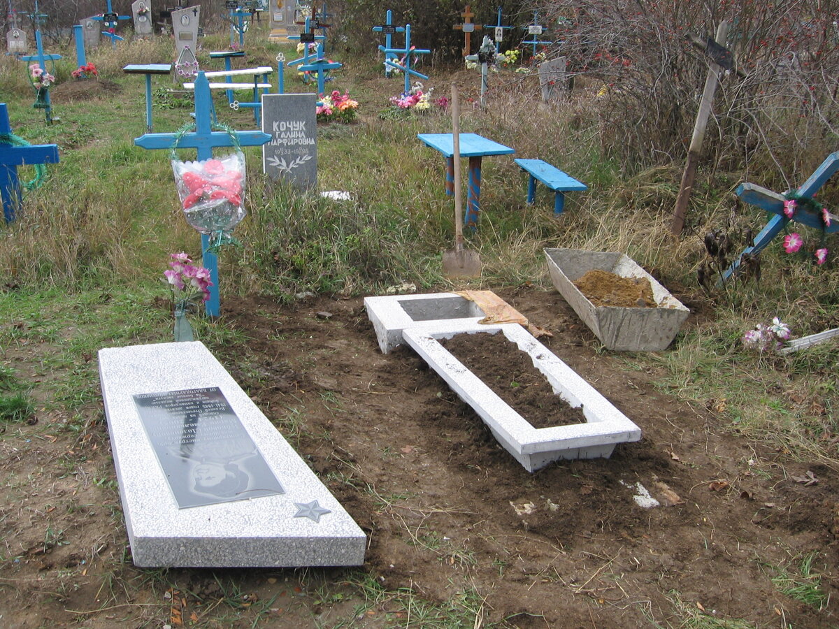 Памятник Зубковой (Додоновой) М.Е. 001.jpg