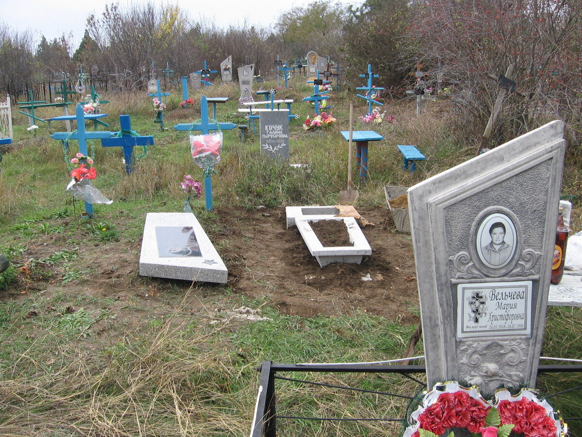 Памятник Зубковой (Додоновой) М.Е. 002.jpg