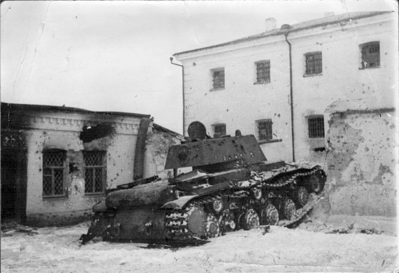 най_КВ-1_г.Венев 2.jpg