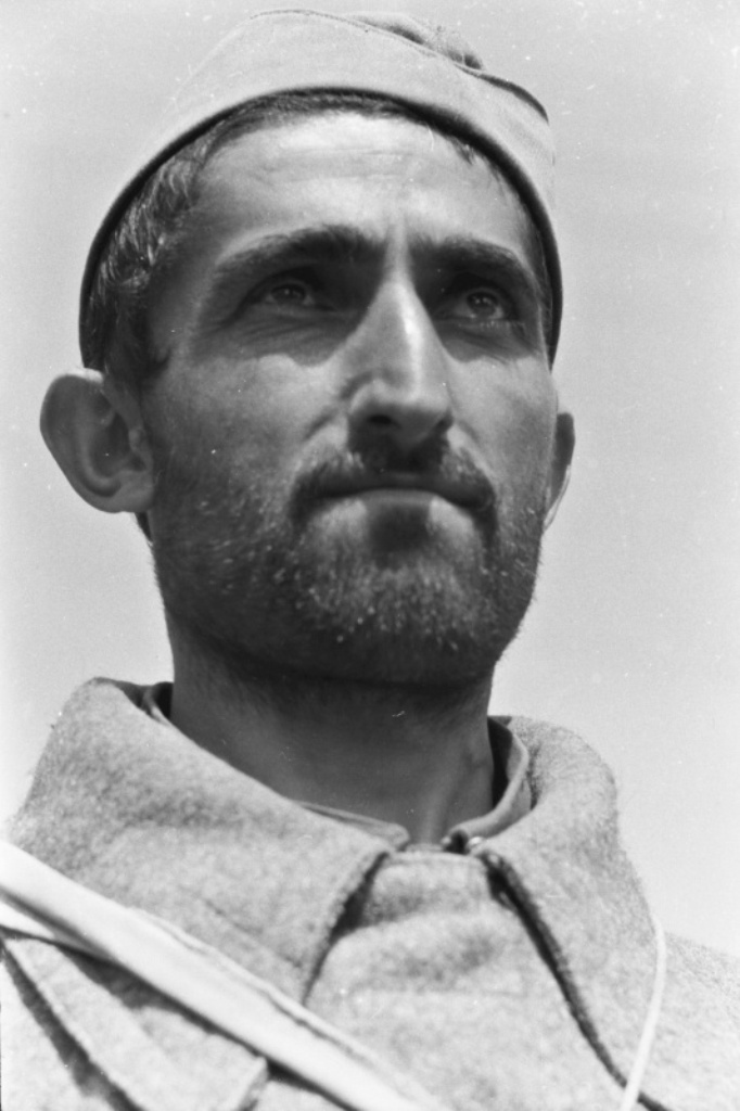 sovetskiy_plenniy_v_pilotke_1942tkonok.lx9u0itfv5cs0cc0cwog4044.ejcuplo1l0oo0sk8c40s8osc4.th.jpeg