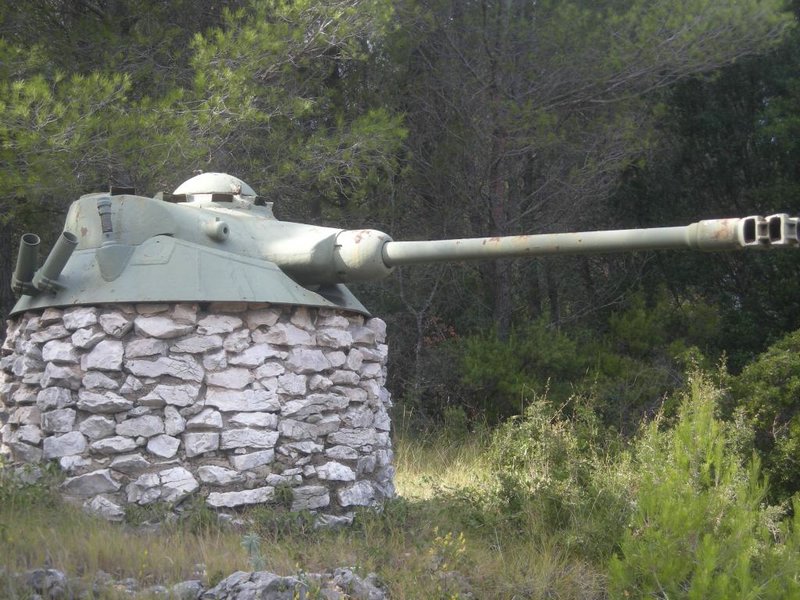 Panhard EBR-75 turret Carpiagne 1.JPG