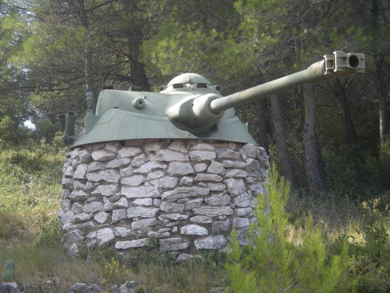 Panhard EBR-75 turret Carpiagne 2.JPG
