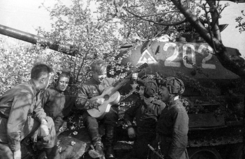 society_fotokartochki-pobednyy-dney-maya-1945-goda-foto_7022.jpeg