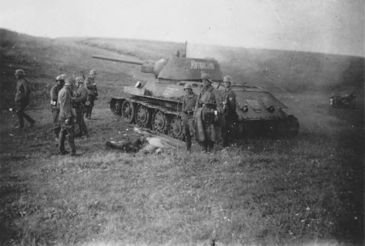 Т-34-76..Котовский..подбит.jpg