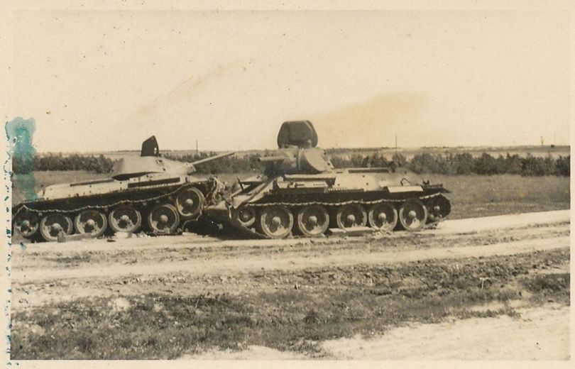 най_т-34-76 и 34ка=.JPG