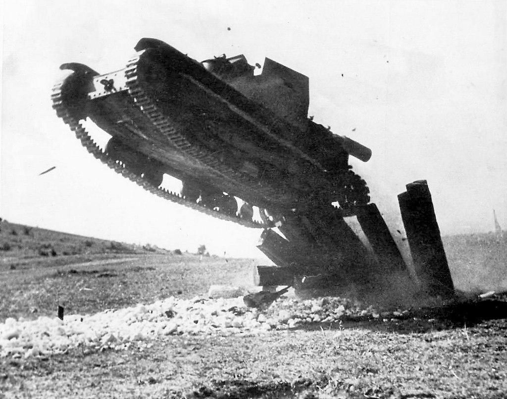 найу_CV-33_JUMP.jpg