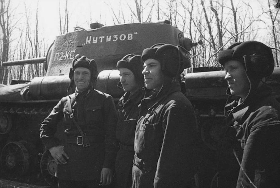 0_ КВ-1 -Кутузов-. 130я ТБр- Апрель 1942 г.jpg