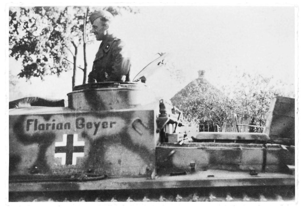 0_StuG 40 Ausf.G с собственным именем-Florian Geyer-.jpg