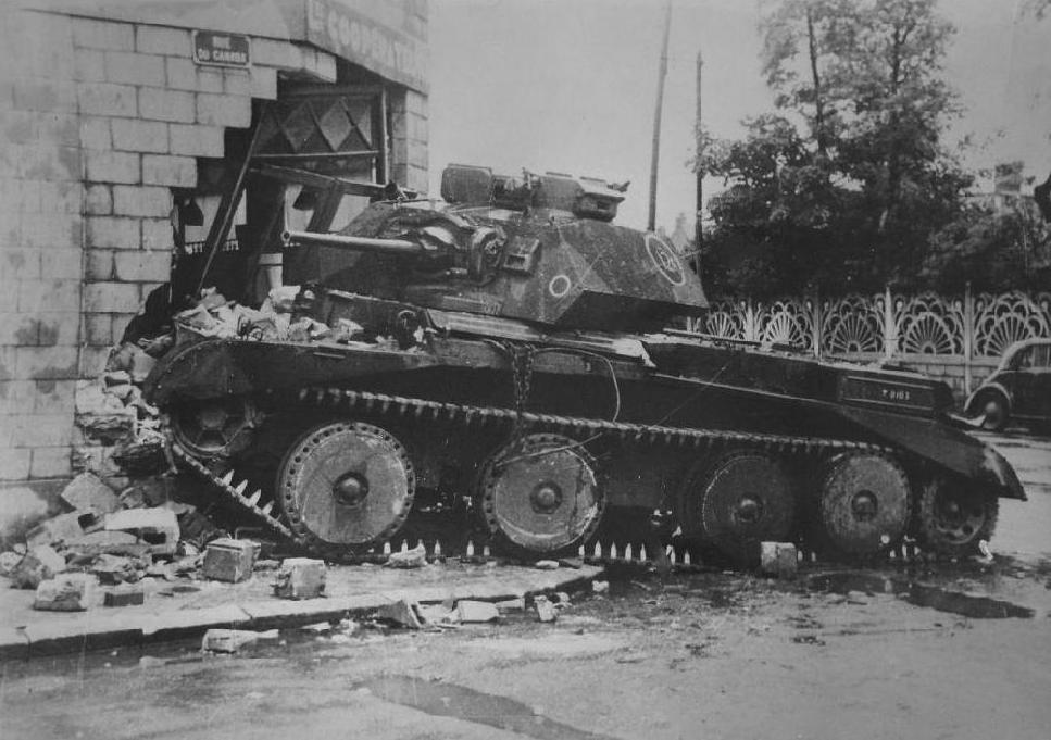 най_Cruiser Mk.IV (A13 Mk.II) и стена_.jpg
