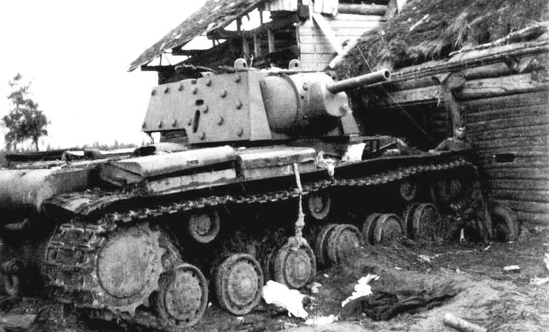 КВ-1э из 87-го отб 11-й А подбитый в д. Васильевщина Новгородской обл9.jpg
