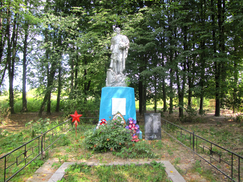Смоленская область смоленск р н. Баскаково Гагаринский район. Деревня Баскаково Смоленской области Гагаринского района. Смоленская область Гагаринский район Братская могила. Деревня Шатеша Братская могила.