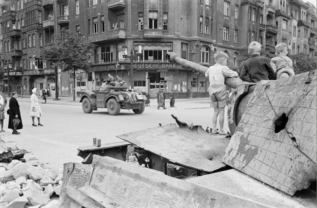 0_Panther_DOT_destr_1945_.jpg