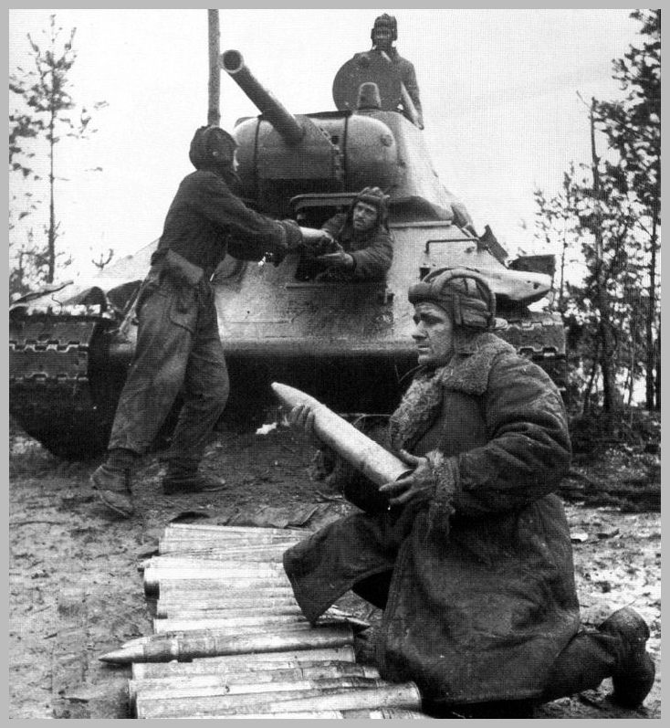01_Танкисты_Т-34-76_бк.JPG