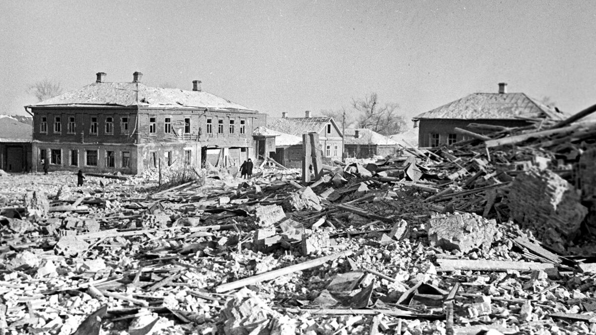 Ельня после освобождения. Сентябрь 1941 года.jpg