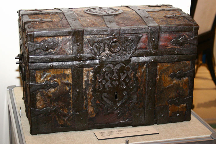ehibition-lomonosov-i-ego-epoha-2011-30.jpg