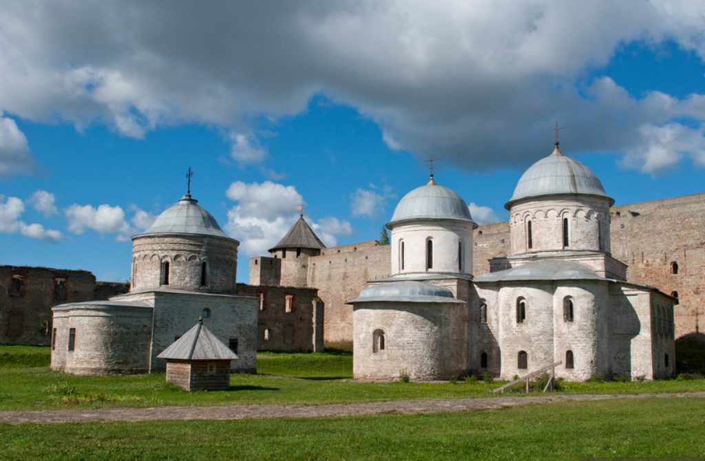 1Ивангородская крепость внутри.jpg