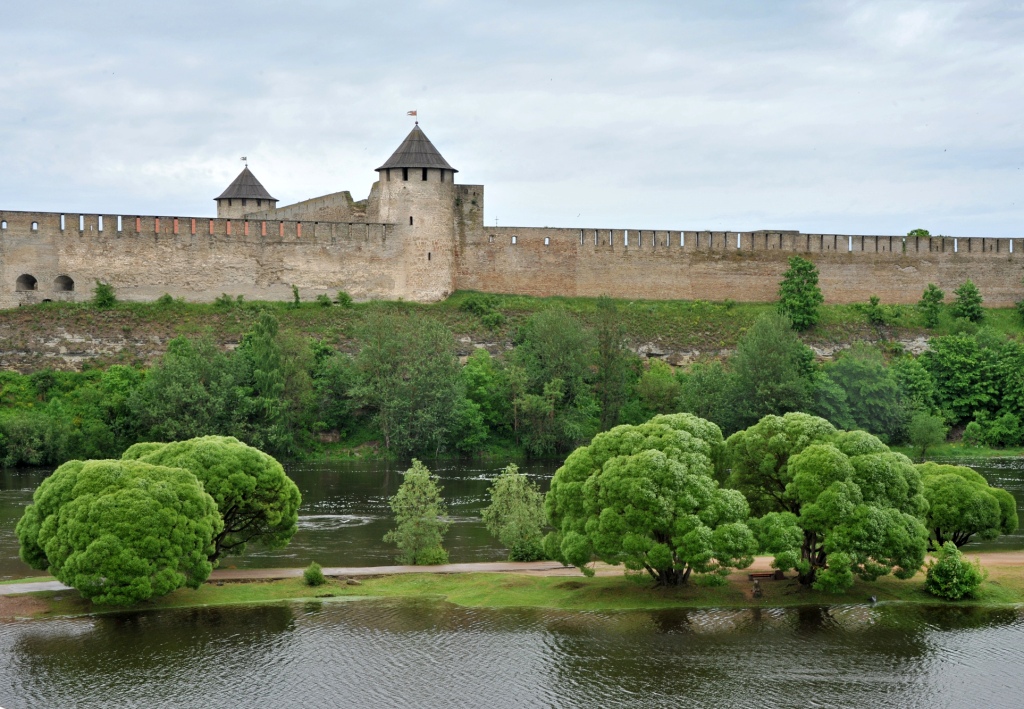 1Ивангородская стена.JPG