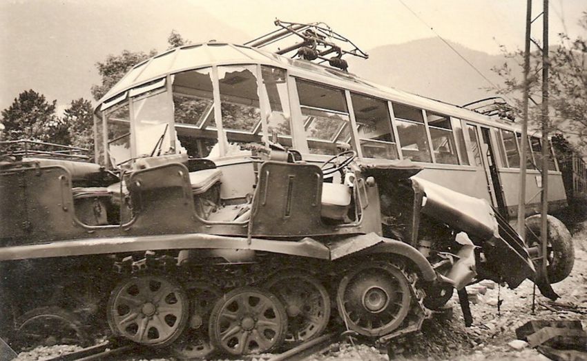най_трамвай и полугус_Варшава 1939г.JPG