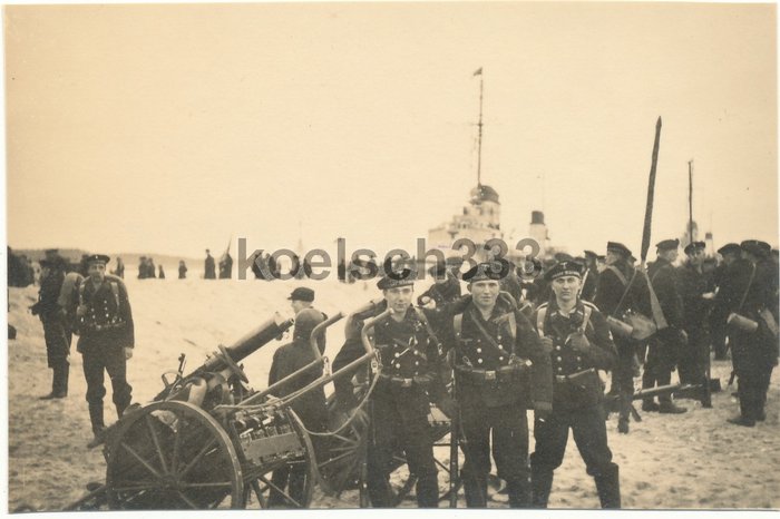 0_Немецкие матросы у пулемета MG-08 + транспорт тележ.jpg