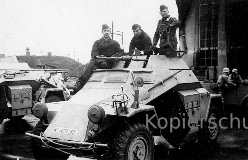 0_Sd. Kfz. 222_- Otler -WL-.JPG
