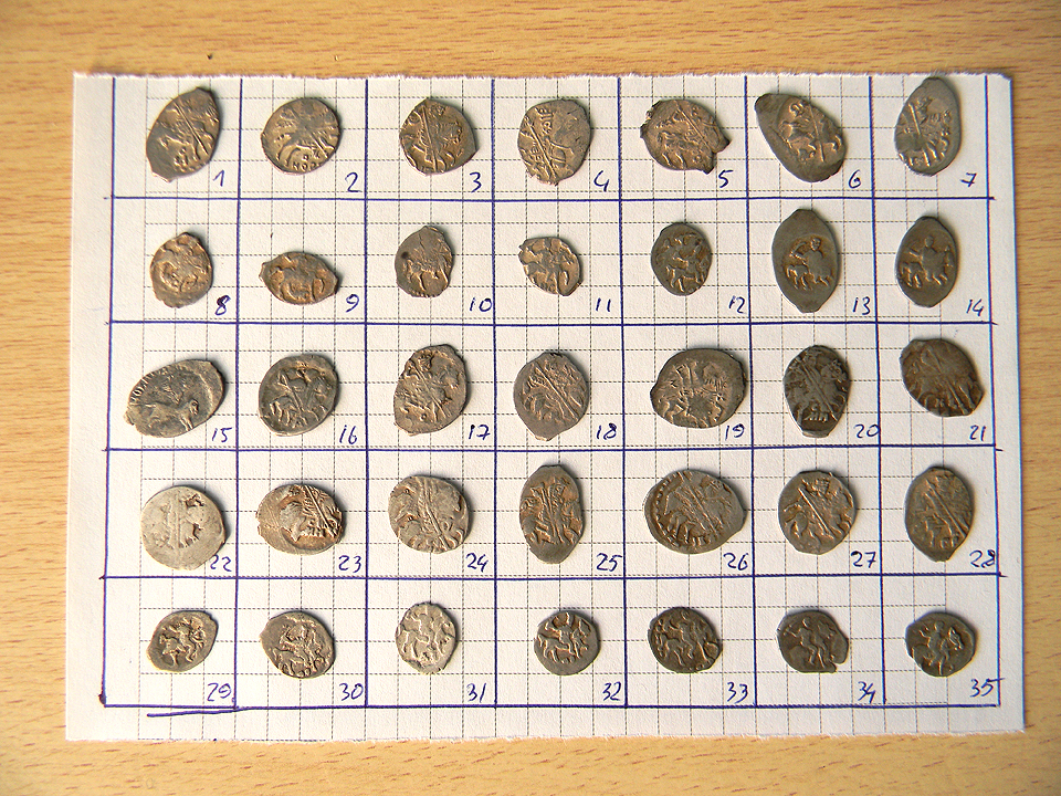 Чешуя петра 1 каталог по годам. Допетровские медные монеты. Чешуя петра 1. Чешуйка монета петра 1. Определить чешуйки.