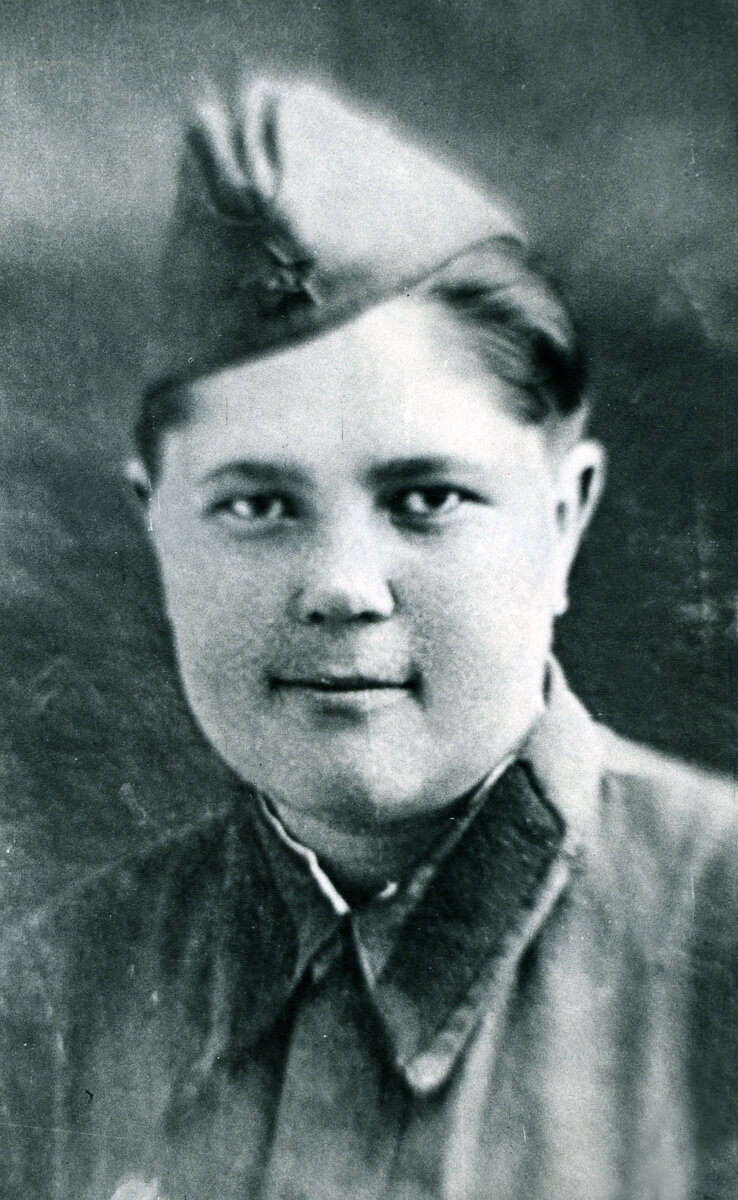 21.krasnoarmeec_507-go_omsb_rita_biryukova._mart_1941_goda.jpg