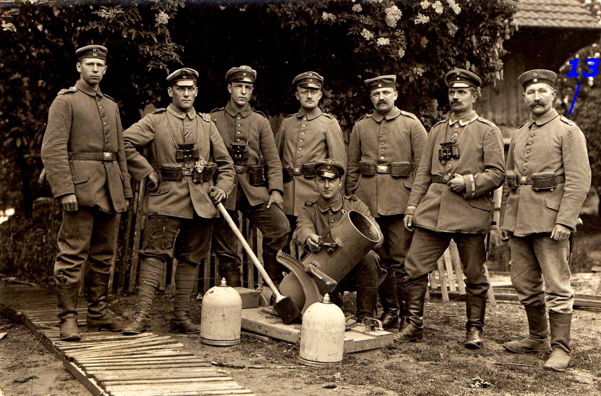 08_24cm -Ladungswerfer Erhardt- trench mortar.jpg