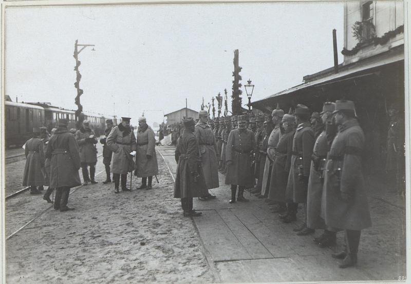 01916_Empfang_Erzherzog_Friedrichs_am_Bahnhof_Brzezany.jpg