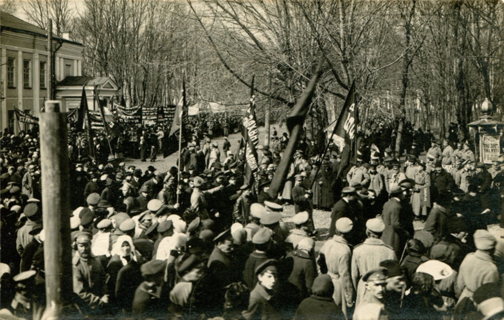 4._revolyucionnaya_demonstraciya_na_blone._smolensk._vesna_1917_g_(1).jpg