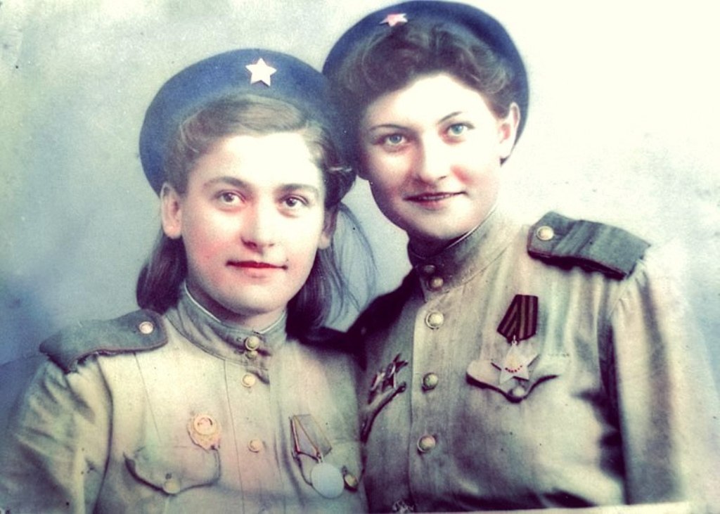 Жены военных в военное время. Женщины-солдаты 1941.