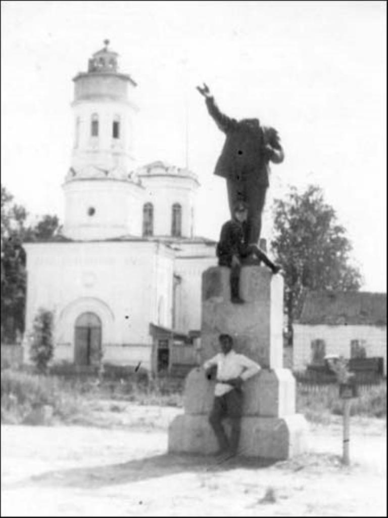 памятник.jpg