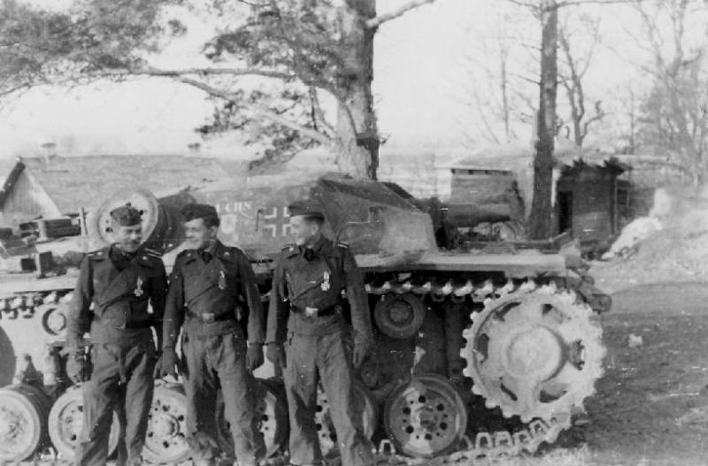 0_1 m StuG III_ Luchs _177 Btl.Sturm.Art.jpg