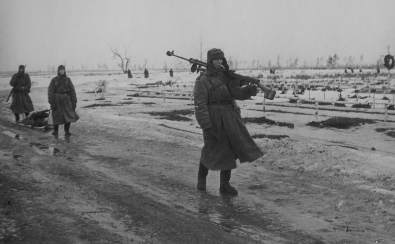 советский солдат.Брянск 1943.jpeg