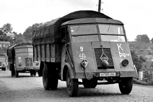 0_Renault-AHN-WWII-1.jpg