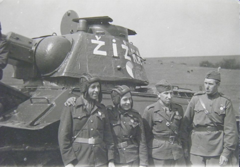 0_т-34-76..ZIZKA.. Отд.Чех.бр_2й Укр.ф-т_1944 г.jpg