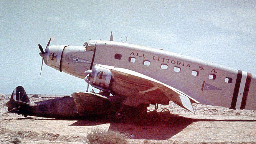 0_Ит штурмовик Бреда Ва-65 ласкается к транспорту Савойя S.M.75.jpg