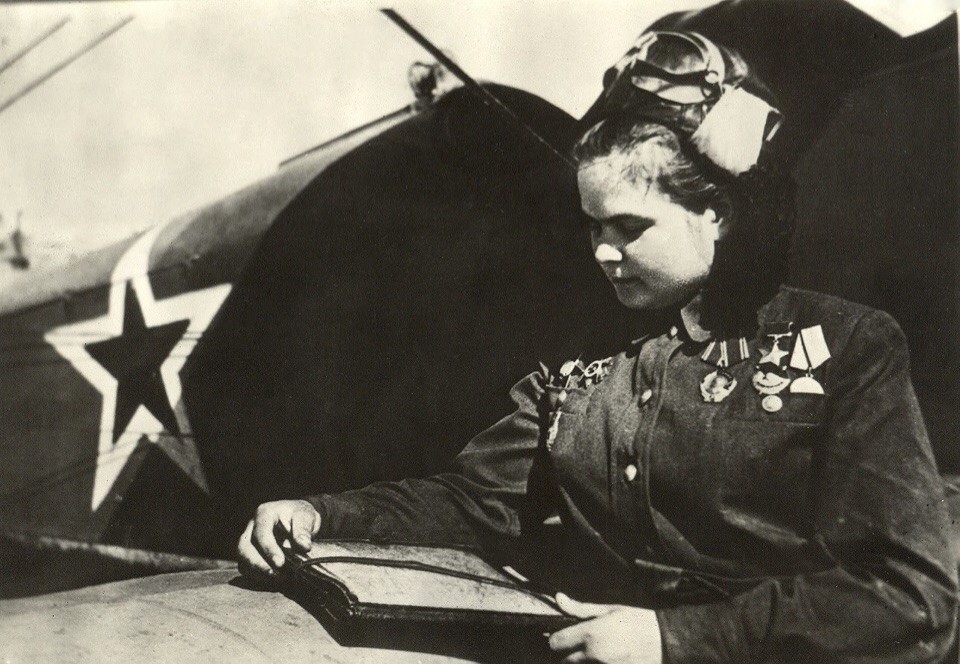 Женщины летчицы великой отечественной войны презентация
