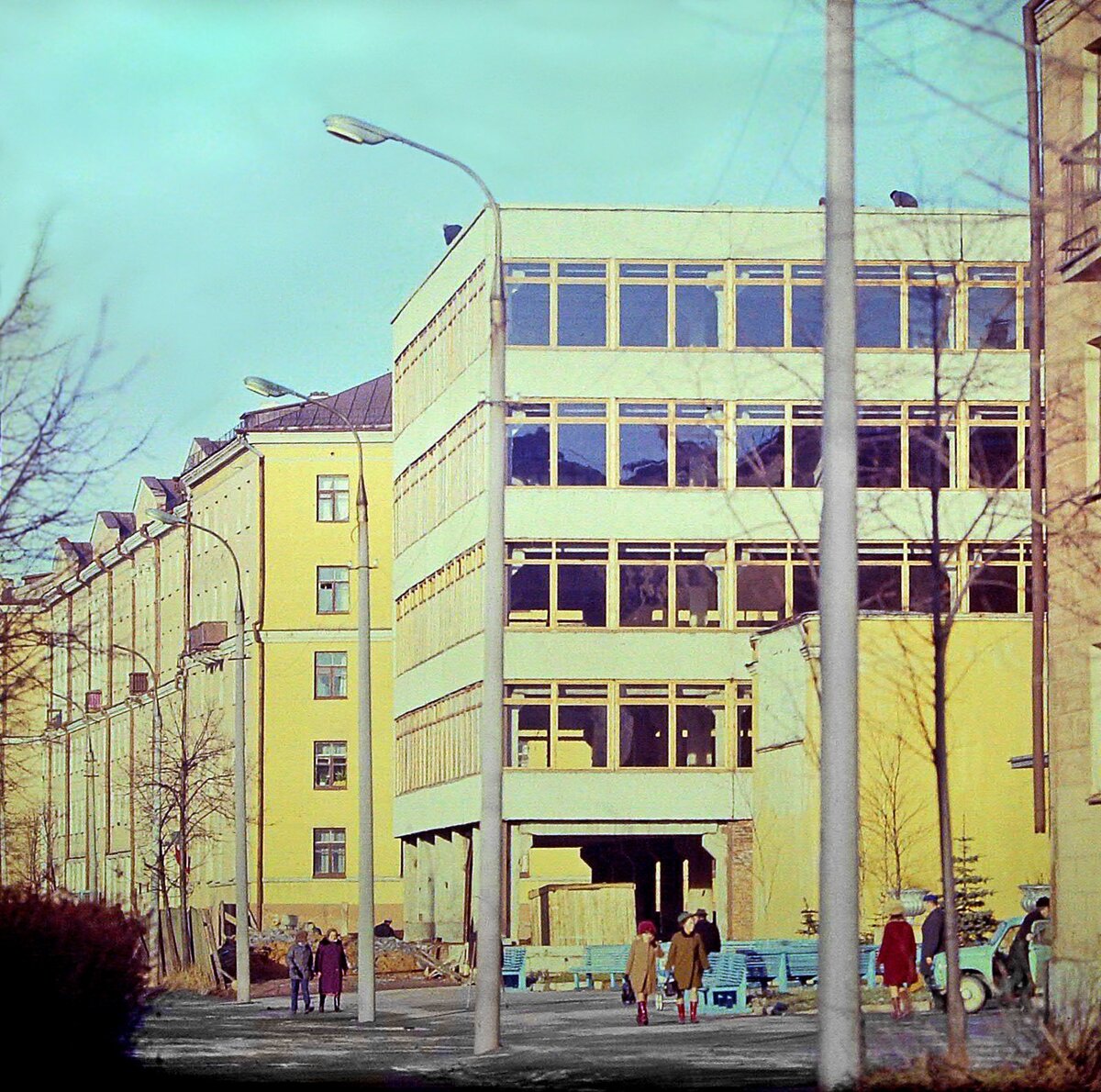 rlxb2111ijqvytabdg.jpg