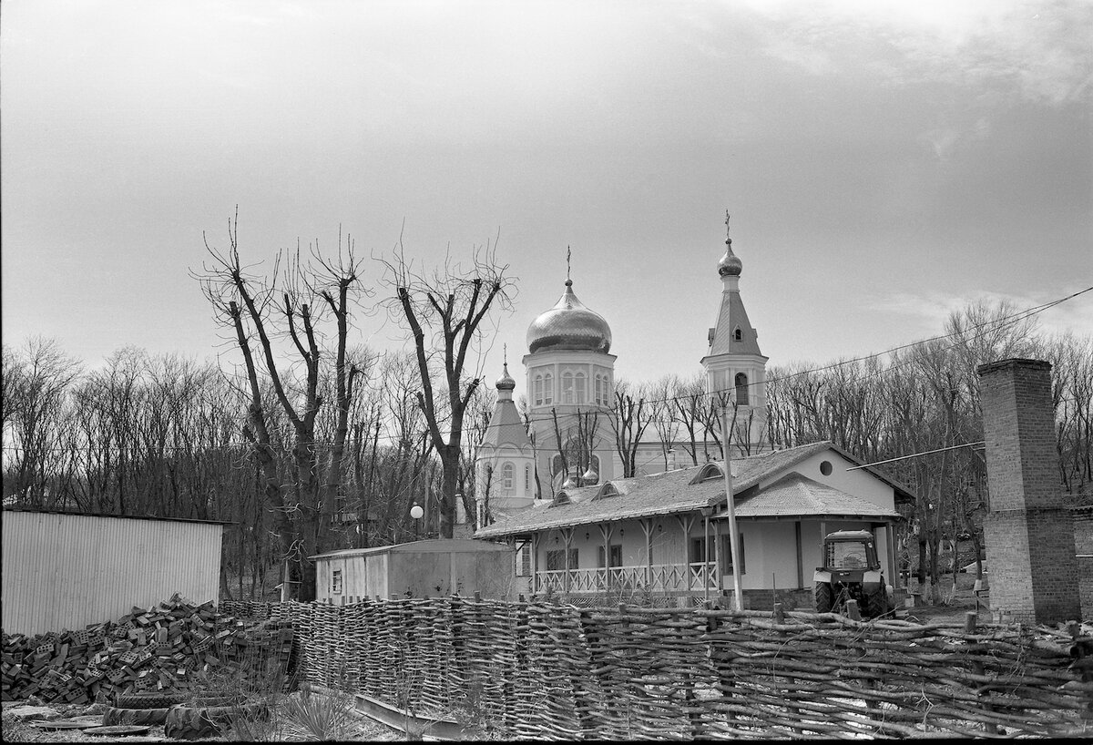 Село петровка. Петровка Мордовия. Село Василий Петровка Ростовская. Петровка монастырь старое фото. Село Петровка СССР.