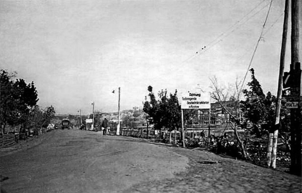 mvuen610yir7v7d67l.jpg