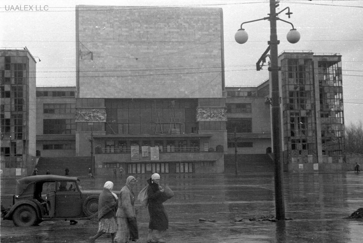 Театр Горького 1943