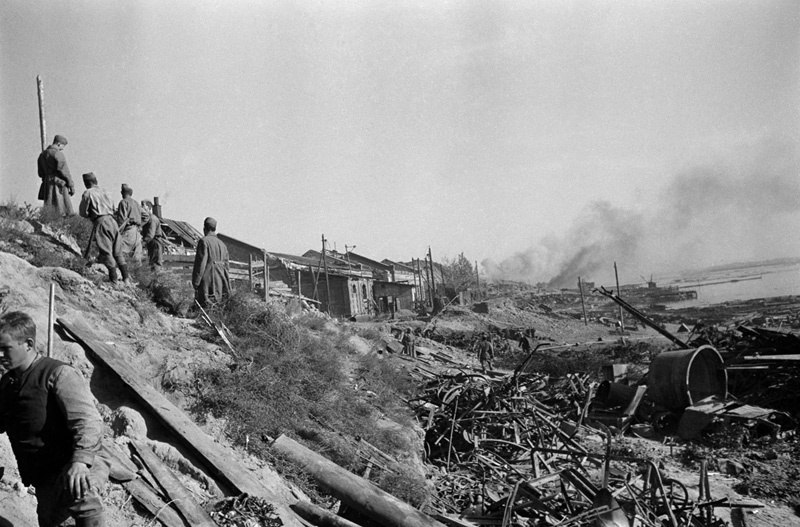 Сград_Берег Волги в районе Сталинграда. 1942 г.jpg