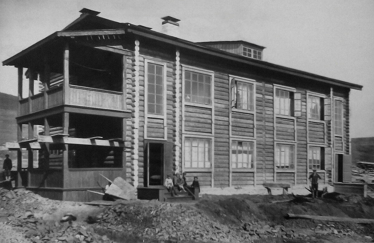 Стаинск 1930 4-х квартирный дом.jpg