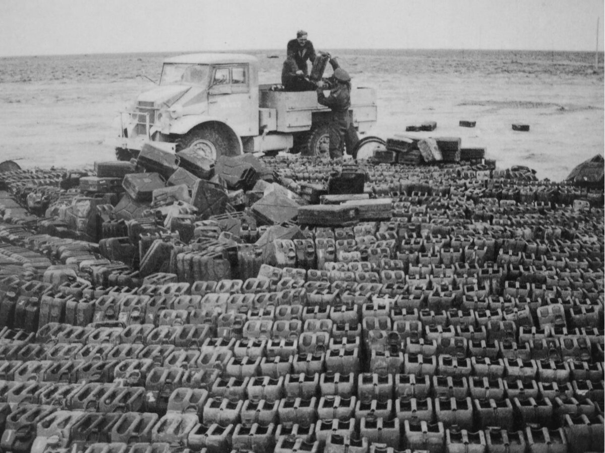 0 _ h CMP (Chevrolet C15) в р-не Бардии (Bardia). Ливия, 13 ноября 1942.jpg