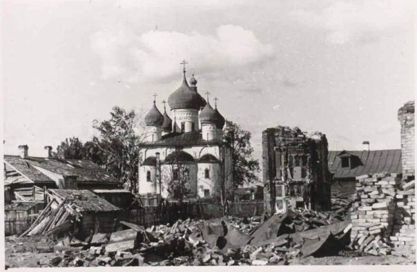 0 _ h В.Новгород-Руины.jpg