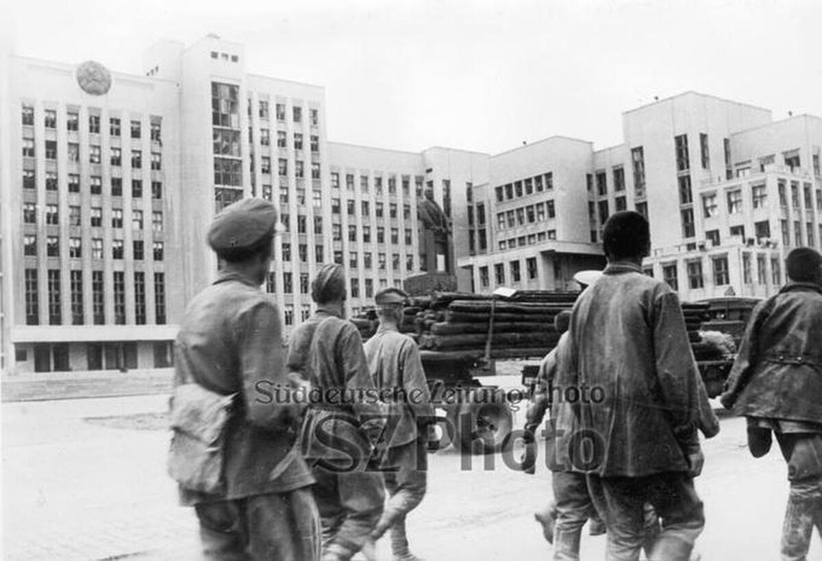 0 _ h Минск_1941г сов в-пленные.jpg