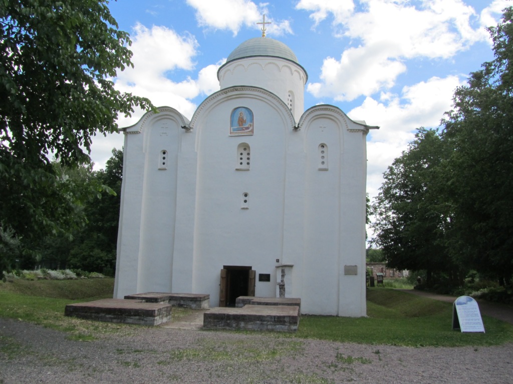 9 в монастыре церковь.jpg