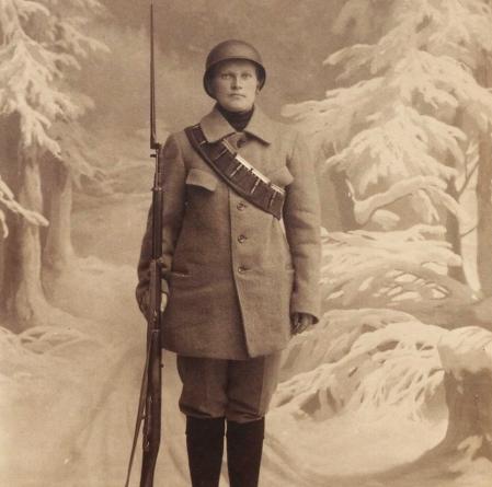 Punaiset naiskaartit sisällissodan Suomessa ja Kotkassa.jpg